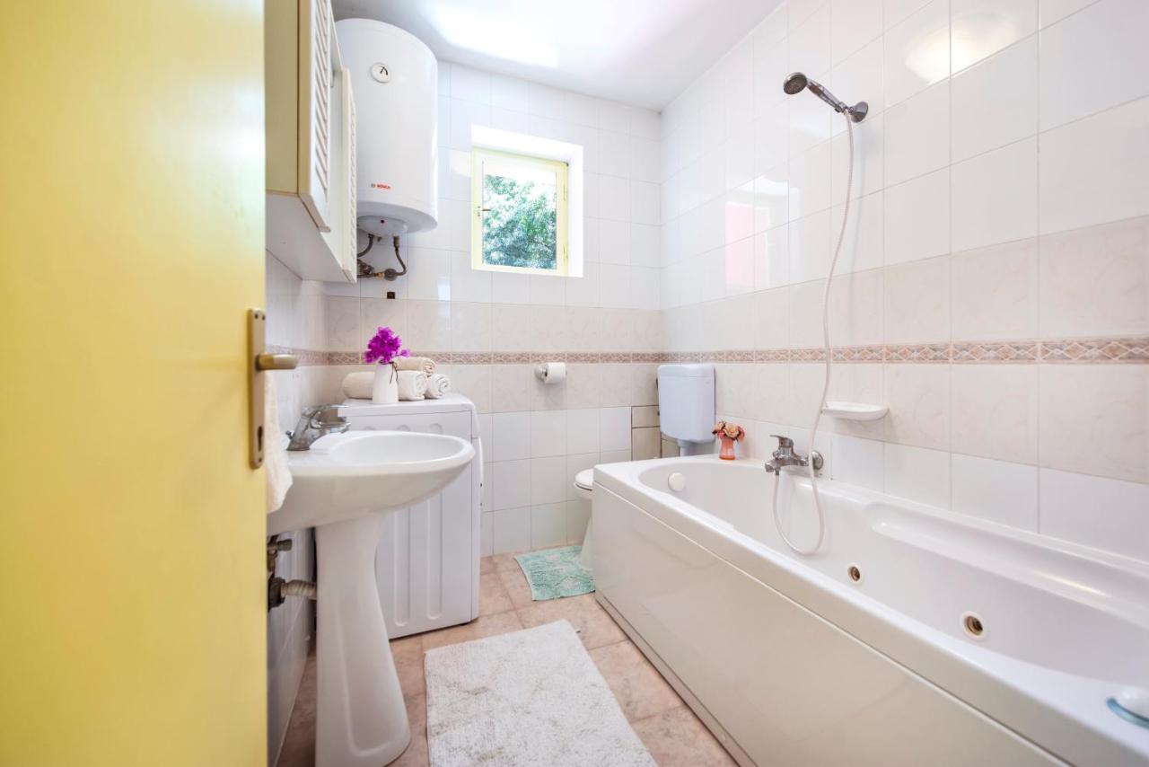 Up To 5 People,near Beach And Centre Rovinj