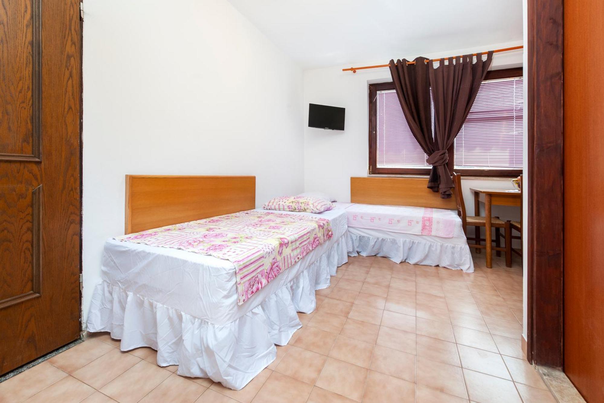 Up To 5 People,near Beach And Centre Rovinj
